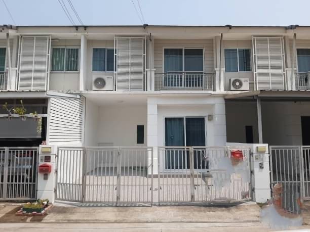 ขาย 2.5 ล้าน 18 ตรว. พฤกษาวิลล์ 75 ราชพฤกษ์-แม่เหียะ ผ่อนคลายอย่างมีสไตล์ กับโมเดิร์นทาวน์โฮม ซื้ออยู่เองหรือปล่อยเช่าได้