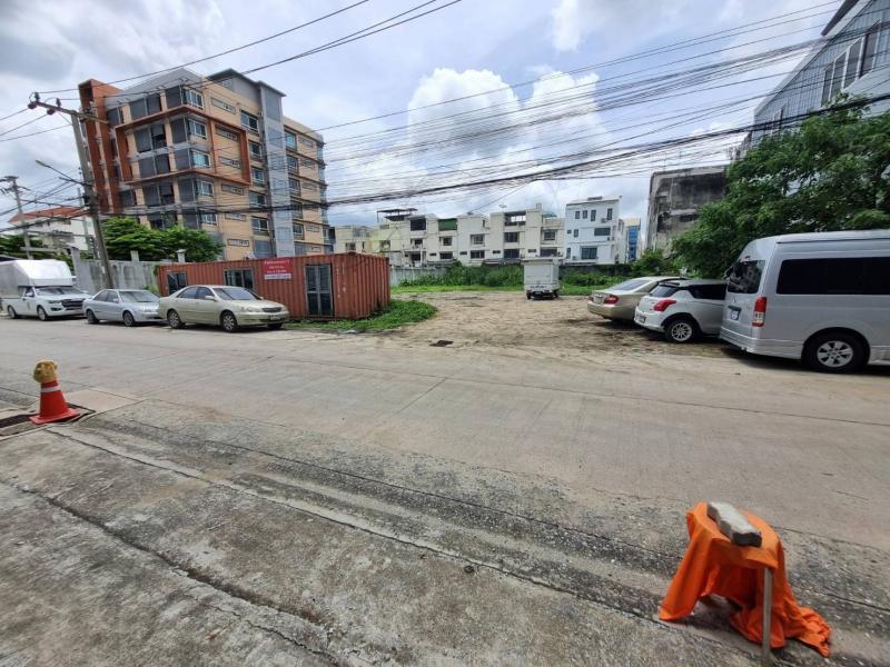 ขายด่วนที่ดินแปลงสวยซอยลาซาล 75  เขตบางนา กรุงเทพมหานคร