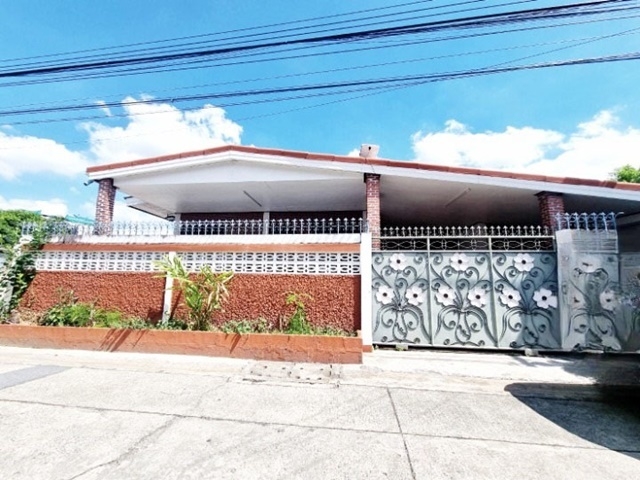 พหลโยธิน26-38 BTS เสนานิคม 1.5กม. ให้เช่าบ้านชั้นเดียว รัชดา  40ตรว.160ตรม. ทำเลดี 5นอน 2น้ำ 1จอดรถ 2แอร์ สะดวก 