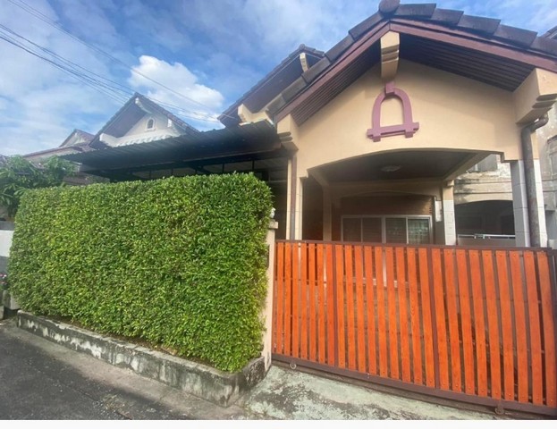 ให้เช่าทาวน์โฮม 2ชั้น  2 ห้องนอน 2 ห้องน้ำ  โกเด้น วัชรพล สุขาภิบาล5 บางเขน สายไหม