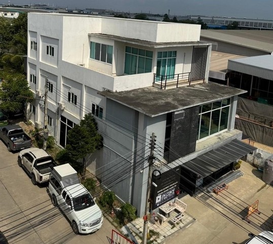 ขาย หรือ ให้เช่า ตึกอาคารสำนักงาน3ชั้น 105ว. 9ห้องสำนักงาน 2ห้องประชุม นิคมอมตะซิตี้ ต.บ้านเก่า อ.พานทอง ชลบุรี