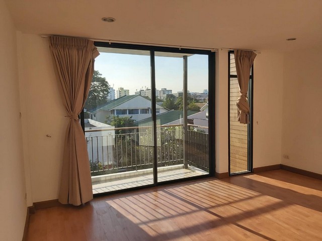 S2524 ให้เช่าทาวน์โฮม 3 ชั้น ซอยพัฒนาการ 65 ย่านพัฒนาการ