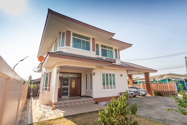 ขายบ้านเดี่ยวสองชั้นพร้อมที่ดิน ตรงข้ามเซ็นทรัลพิษณุโลก ต.พลายชุมพล อ.เมือง จ.พิษณุโลก