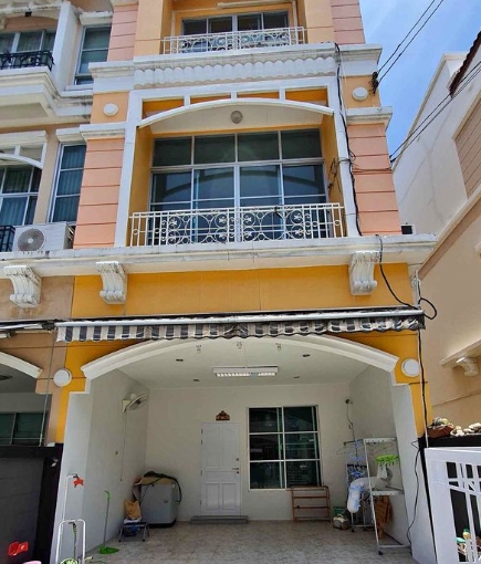 ขายทาวน์โฮม บ้านกลางเมือง โชคชัย4 ย่านลาดพร้าว ใกล้เลียบด่วนรามอินทรา