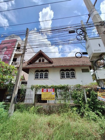 ขายด่วน อาคารพาณิชย์ 3 ชั้นครึ่ง พร้อมบ้านเดี่ยว2ชั้น รวมขนาด202 ตร.ว.   ติดถนนพระราม 2 เมืองสมุทรสงคราม   ZW382