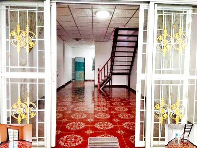 ประชาอุทิศ86-96 ตลาดประชาอุทิศ 90 2กม. ให้เช่าทาวน์เฮ้าส์ 2 ชั้น 19ตรว. 143ตรม. แหล่งชุมชน 2นอน 2น้ำ 2จอดรถ 1แอร์ เข้า-ออกได้หลายทาง