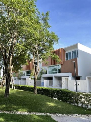 ขายบ้านเดี่ยว 3 ชั้น  ถ. พรานนก-พุทธมณฑลสาย 4 โครงการเดอะมาร์ค เอ็กซ์ควิซิท ราชพฤกษ์-จรัญสนิทวงศ์ นื้อที่ 102.5 ตรว. 540 ตรม.