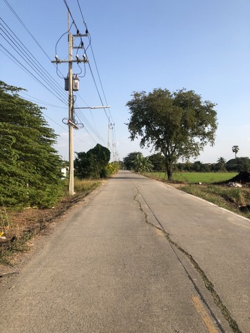 สำหรับชาวนักลงทุนและผู้หาซื้อทรัพย์ดีดี    ที่ดิน ลาดหลุมแก้ว  คมนาคมสะดวกสบาย เหมะปลูกบ้านทำการเกษตรดินดีวิวสวย บ่อเงินปุทม ใกล้แหล่งน้ำเหมาะทำเกษตร  ใกล้ชุมชน 5ไร่  อำเภอลาดหลุมแก้ว ปทุมธานี ลาดหลุมแก้วไร่ละ 1ลบ. โทร 083-7124115