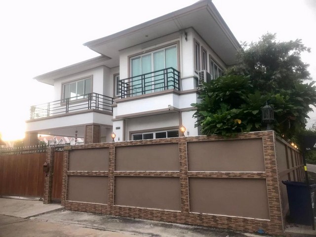 ให้เช่าบ้านเดี่ยวเนื้อที่ 127.7 ตร.วา พื้นที่ใช้สอย  510.8 ตร.ม. 3 ห้องนอน หมู่บ้านพนาสนธิ์ การ์เด้นโฮม สายไหม 45/1 