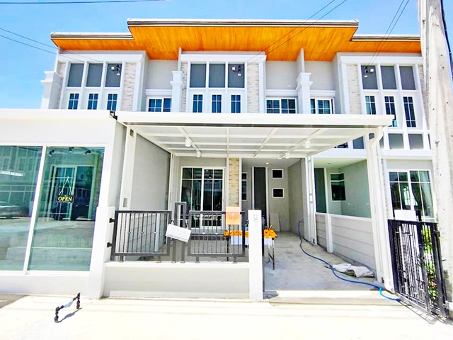 บิ๊กซี อยุธยา 1 กม. สายเอเชีย ให้เช่าทาวน์เฮาส์ 2 ชั้น 32ตรว. 165ตรม. ทำเลดีมาก สะอาด 3นอน 2น้ำ 1จอดรถ 3แอร์ เดินทางสะดวก เซ็นทรัล อยุธยา