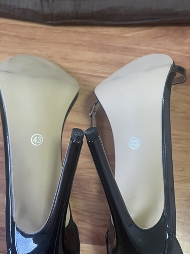 รองเท้าส้นสูงแบรนด์ Fat Shoes