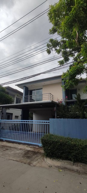 ปล่อยให้เช่าบ้านเดี่ยว2ชั้นพร้อมอยู่ย่านลาดปลาเค้าเกษตรนวมินทร์หมู่บ้านอารียาเมทโทร เกษตร-นวมินทร์  เลี้ยงสัตว์ได้ 