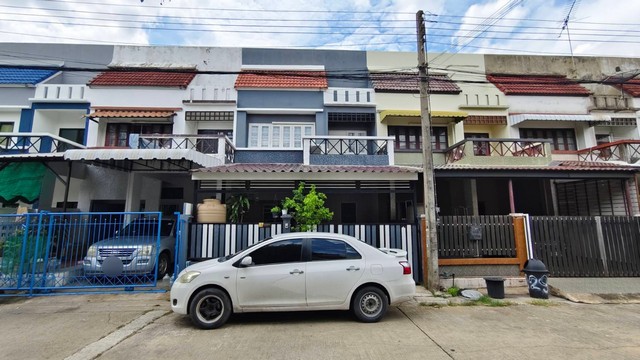 ทาวน์เฮ้าส์ บ้านชมฟ้า - วรางกูล รังสิตคลอง 2 ต่อเติมเต็ม 