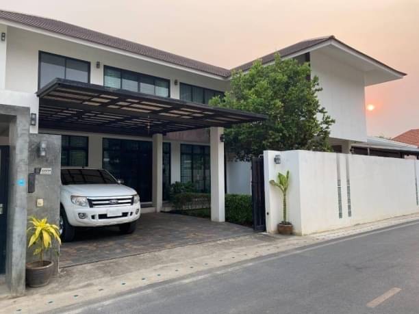 โซนแม่เหียะ ให้เช่า/ขาย บ้านเดี่ยว 2 ชั้น 73.8 ตรว. 4 นอน 5 น้ำ สไตล์โมเดิร์น พื้นที่กว้างขวาง เฟอร์นิเจอร์ครบ พร้อมเข้าอยู่ ใกล้สนามบิน