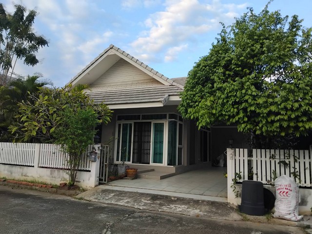 ขายบ้านเดี่ยวหมู่บ้านอาลัมภางค์ อำเภอเมืองลำปาง จังหวัดลำปาง ขนาด 60.6 ตารางวา