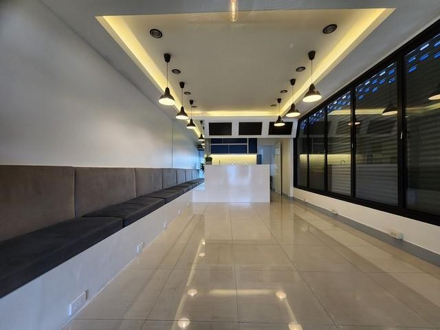 PB4397 ให้เช่าทาวน์เฮาส์ ซอยประชาราษบำเพ็ญ 26 สามารถเปิด cafe หรือทำ office ได้ 