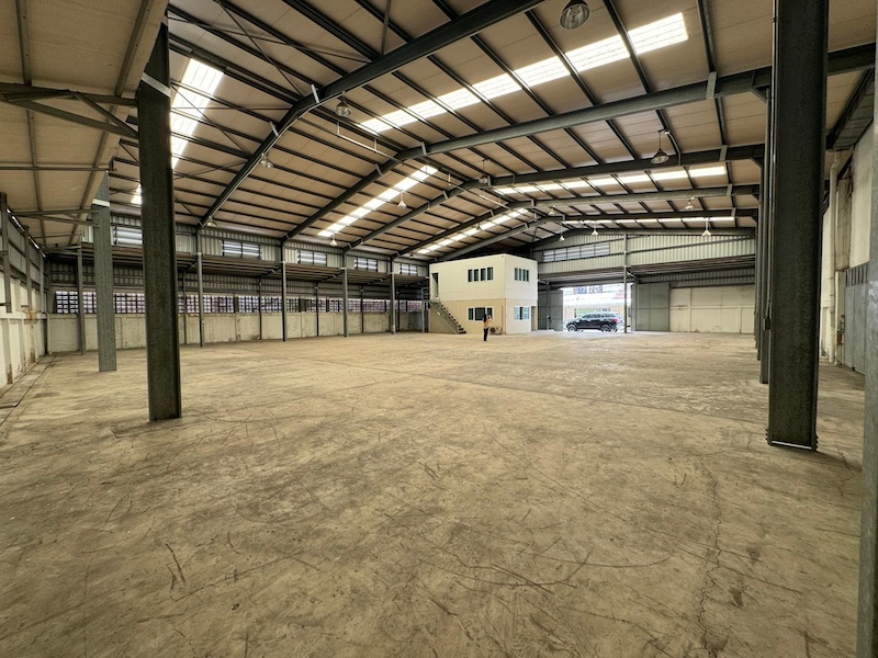 BST665 โกดังกลางเมืองให้เช่า ขนาดโกดัง800 ตรม ที่มีออฟฟิศสำนักงาน 45 ตรม ซอย ลาดพร้าว 87 แยก 3, วังทองหลาง, กรุงเทพมหานคร