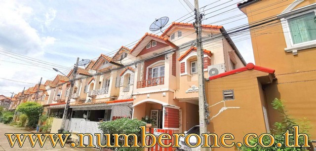 Townhome - 0 Rai 0 ngan 20 ตรว. 1590000 THAI BAHT ไม่ไกลจาก ใกล้ถนนกาญจนาภิเษก ถนนรัตนาธิเบศร์ ใกล้โรงเรียนสากลศึกษา โรงเรียนกสิณธรเซ็นต์ปีเตอร์ โรงเรียนสารสาสน์วิเทศบางบัวทอง โรงพยาบาลเกษมราษฎร์อินเตอร์รัตนาธิเบศร์ ใกล้สถานีรถไฟฟ้า MRT สถานีบางไผ่ ใกล้โรงเรียนวัดลาดปลาดุก ใกล้แหล่งชุมชนมากมาย ใกล้จุดขึ้น-ลงรถตู้ส ราคานี้ดีสุดในย่าน นนทบุรี   