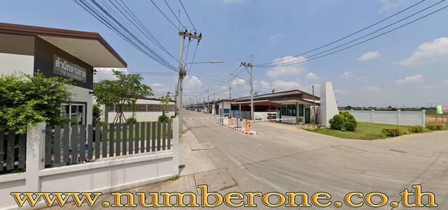 ทาวน์เฮ้าส์ เดอะ อีโค่ เรสซิเดนซ์ 2BR 980000 BAHT ไม่ไกลจาก โครงการ เดอะ อีโค่ เรสซิเดนซ์ -The Eco Residence บางปะอิน อยุธยาอยู่ห่างจากถนนสายเอเชียเพียง 2 กม. เดินทางสะดวก (ทาวน์เฮ้าส์มือสอง) เข้าออกได้หลายทาง สภาพบ้านยังใหม่ พร้อมอยู่ ผู้ขายอยู่เองดูแลดี ซื้อมามือแรกจากโครงการ  ทำเลดี เงียบ ร่มเย็น ไม่พลุกพล่าน ด้านหลังบ้านไม่ติดใคร รับลมได้ทุกทิศทาง