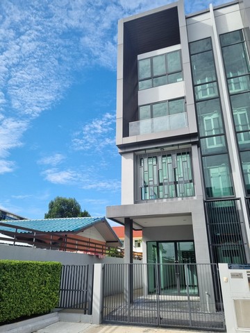 ให้เช่าโฮมออฟฟิศ 4 ชั้น หลังมุม JW URBAN HOME OFFICE สรงประภา-ดอนเมือง พร้อมเข้าอยู่  พร้อมลิฟท์แก้วส่วนตัว ใกล้สนามบินดอนเมือง