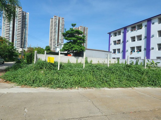 พื้นที่ดิน - ขนาด 98 ตารางวา  20000 THB ใกล้กับ เมืองทองธานี ทำเลทอง แปลงมุม ถมแล้ว ราคาต่อรองได้