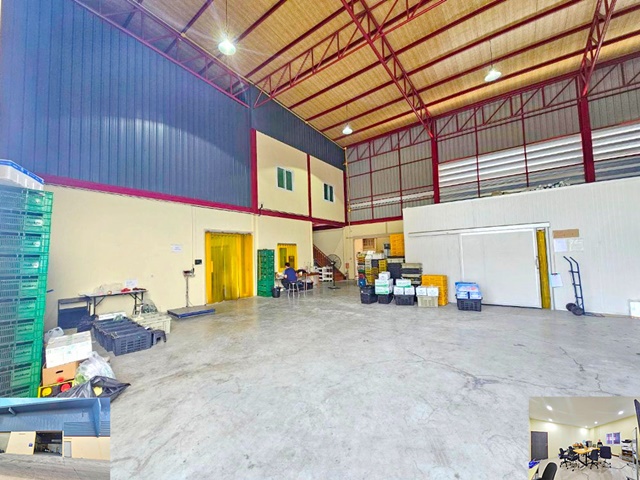 ตลาดไท 3.5 กม.เทพกุญชร21-28 ให้เช่าโกดังห้องเย็น 15แอร์ สำเร็จรูป 53ตรว. 540ตรม. มีไฟฉุกเฉิน รถใหญ่เข้าได้ 4ห้อง 4น้ำ 5จอดรถ 