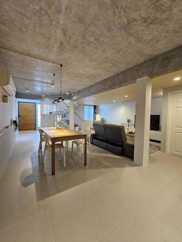 ให้เช่าทาวน์โฮม 2 ชั้น ย่านสุขุมวิท71พระโขนง ซ.ปรีดีพนมยงค์14 ใกล้BTSพระโขนง เนื้อที่ 28 ตารางวา พื้นที่ใช้สอย 150 ตารางเมตร 