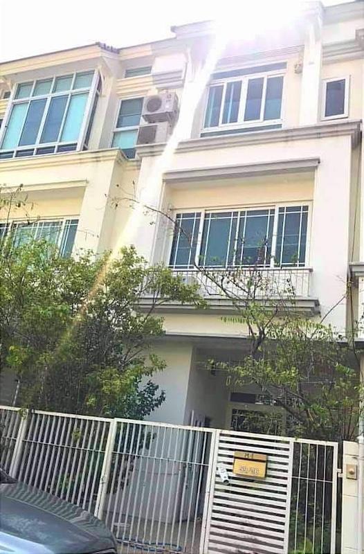 EPL-HR3525 ให้เช่าทาว์นโฮม ทำเลนาคนิวาส 48 ลาดพร้าว 71 โครงการ The Terrace พื้นที่ 22 ตรว.  3 ชั้น  4 ห้องนอน 4 ห้องน้ำ  แอร์ 6 ตัว