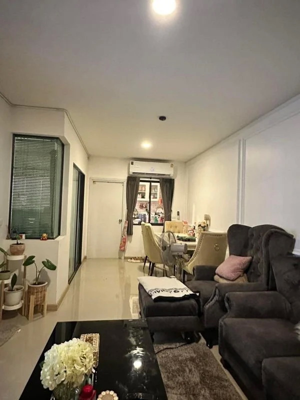 ขายทาวน์โฮม ทำเลทอง โครงการเจ แกรนด์ สาทร - กัลปพฤกษ์ (J Grand Sathorn - Kalapapruek) เขตบางบอน กรุงเทพมหานคร ราคา 4,900,000 บาท