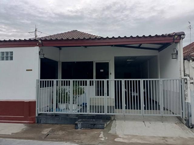 PO900 ให้เช่าบ้านเดี่ยว  หมู่บ้านมณียา ถนนประดิษฐ์มนูญธรรม  โซนเลียบด่วน เอกมัย รามอินทรา นวลจันทร์ ราคาเช่า 23,000 บาท