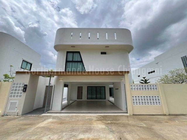 พูลวิลล่าสร้างใหม่ ใกล้หมู่บ้านวังตาล วิวทุ่งนา หางดง 