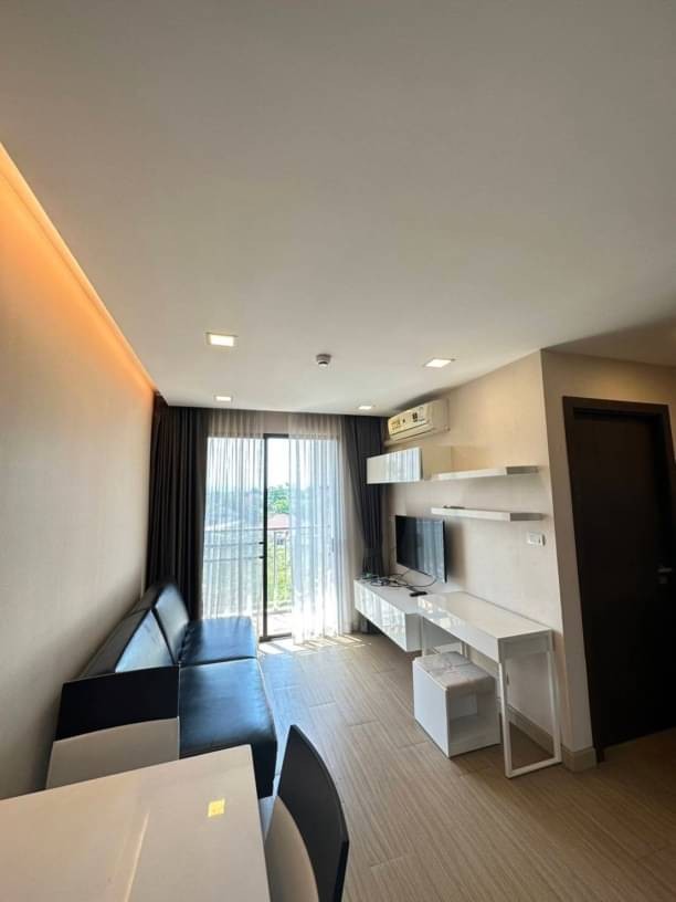 ให้เช่าระยะสั้น/ ระยะยาว ขาย 1.39 ล.เท่านั้น 37 ตรม. The new concept Condo หางดง มีทั้งหมด 4 ห้อง เฟอร์นิเจอร์ครบ พร้อมเข้าอยู่ได้เลย