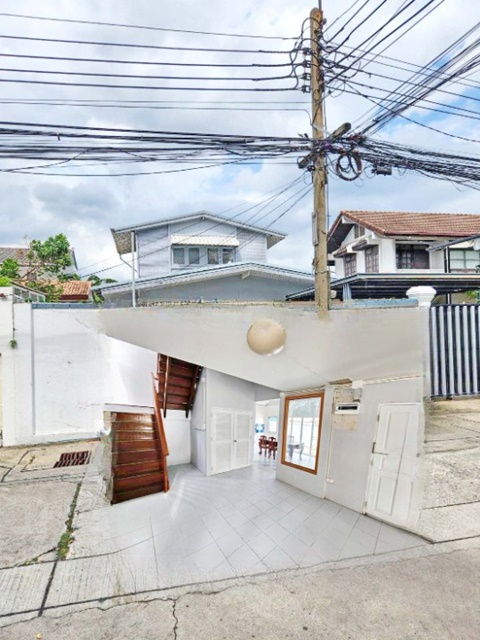 ประชาชื่น2-8 ให้เช่าบ้านเดี่ยว 2 ชั้น เตาปูน 61ตรว. 198ตรม. MRTบางซ่อน 1.5 กม. บางซื่อ  เงียบสงบ ทำเลดี 3นอน 2น้ำ 2จอดรถ 2แอร์ เกทเวย์ แอท 