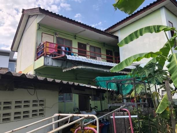 โซนช่างเคี่ยน ขาย 8.5 ล้าน 130 ตรว. หอพัก 2 ชั้น 14 ห้อง พร้อมบ้าน 2 ชั้น 1 หลัง ขาย 2.5 ล้าน 52 ตรว. เหมาะสำหรับรีโนเวทใหม่ปล่อยเช่าต่อ