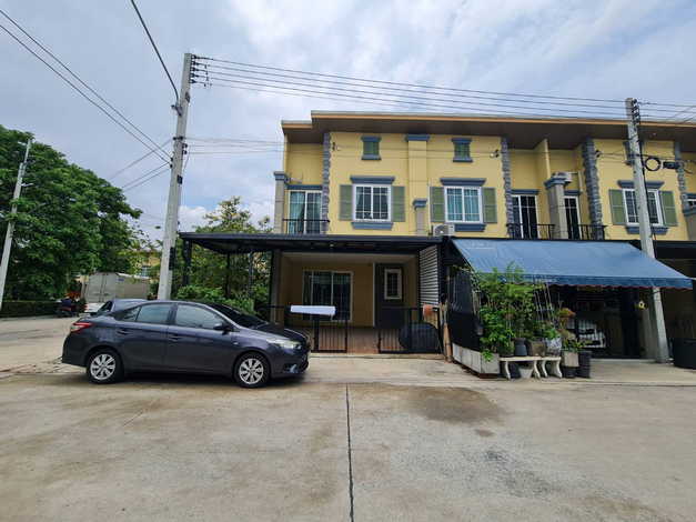 ขายทาวน์โฮม พร้อมอยู่ โครงการโกลเด้นท์ทาวน์ พหลโยธิน-ลำลูกกา  จ.ปทุมธานี