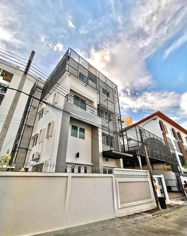 BS841 ขายโฮมออฟฟิต 4 ชั้น( Home Office) สำนักงาน ,บริษัทหรือธุรกิจที่ต้องการพื้นที่ในการเก็บของพลาดพร้าว ทำเร้อมโกดัง ที่ตั้ง : นาคนิวาส 37