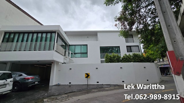 ขายบ้านเดี่ยว 3 ชั้น Pool Villa เลียบด่วนรามอินทรา (ประดิษฐ์มนูญธรรม) เนื้อที่ 72 ตรว. รีโนเวทใหม่สวยมาก 