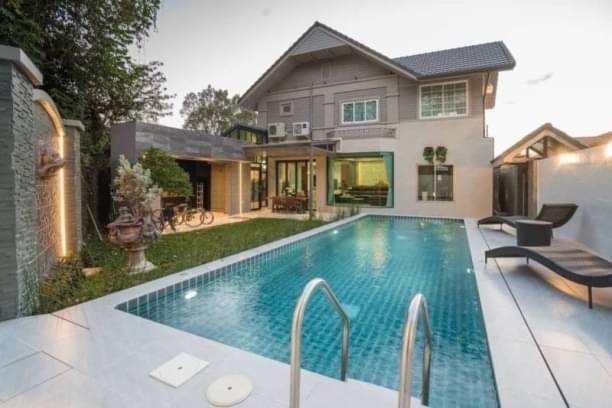 พูลวิลล่าสวยสุดคุ้ม ขาย 13,900,000 บาท 105.2 ตรว. 4 นอน 4 น้ำ กุลพันธ์วิลล์ 9 หางดง สไตล์โมเดิร์นสุดหรู เดินทางสะดวก