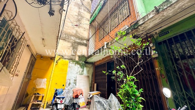 ตึกแถว 4 ชั้น พาหุรัด ถนนตีทอง-พระนคร ราคาถูกมาก