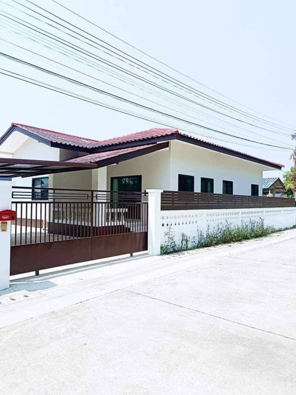 บ้านสวย น่าอยู่ โซนสันทราย 3.8 ล้าน 95 ตรว. บ้านเดี่ยวชั้นเดียว เฟอร์นิเจอร์ใหม่ทั้งหมด เดินทางสะดวกสบาย เหมาะแก่การพักอาศัยหรือปล่อยเช่า