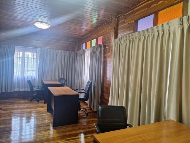 EPL-HR3549 ให้เช่าบ้านเดี่ยว ทรงไทย ย่านแจ้งวัฒนะ หลักสี่   พื้นที่ใช้สอยประมาณ 200 ตรม.จอดรถได้หลายคัน เหมาะทำเป็นร้านสปา