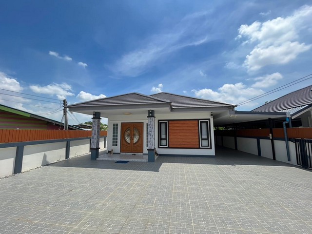 บ้านดีบ้านสวยชลบุรี#บ้านสวยพนัสนิคม​#ขายบ้านสวยตกแต่งพร้อมอยู่#บ้านสวยพนัสนิคมสิริสุขบนเนื้อที่​ 72.2  ​ ตรว​ 2​ น​ 2​ น้ำจอดรถได้หลายคัน????พนัสนิคม​ชลบุรี​✳️บ้านสวยหลังใหญ่สภาพใหม่ตกแต่งต่อเติมพร้อมเฟอร์นิเจอร์​  ครบ​  ประตูหน้าบ้านไม้สัก​1ชุด​ แอร์​  3​ ตัว  พร้อมแถมเครื่องใช้ไฟฟ้า​จัดให้????ถือกระเป๋า​ พร้อมเข้าอยู่ได้เลยจ้าราคา​   2.65​ ลบค่า​ธรรมเนียม​โอน​