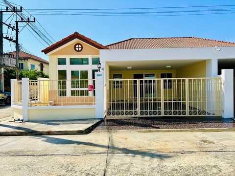 พิกัด : หมู่บ้านภูเก็ตวิลล่าถลางบ้านแฝดชั้นเดียว แปลงมุมราคาเพียง 3.59 ลบ.  เนื้อที่ 45 ตร.ว. มีพื้นที่ด้านข้าง3 ห้องนอน2 ห้องน้ำ 1 ห้องนั่งเล่น 1 ห้องครัว พร้อมเค้าเตอร์1 ที่จอดรถยนต์สนใจติดต่อ คุณชญานี: 0612265351 คุณนุช(ไทย): 0919156539 คุณเอ(Eng)ID line : nuch9875https://www.facebook.com/profile.php?id=100094116546926&mibextid=ZbWKwL