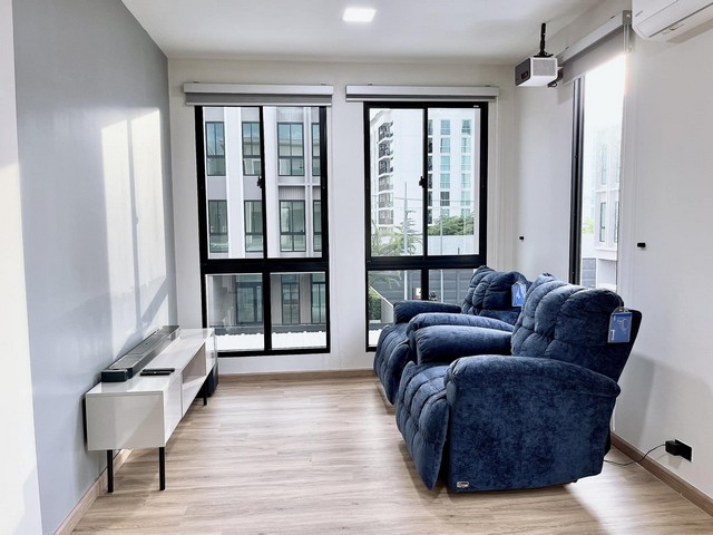 ให้เช่าบ้านแฝดใหม่หลังมุม 3 ชั้น โครงการพาทิโอ รัชโยธิน เสนานิคม 1 ตกแต่ง Build-in ทั้งหลัง เข้าออกหลายทาง ใกล้ BTS 2 สถานี