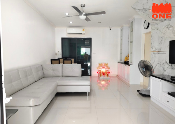 ขายทาวน์โฮม 3 ชั้น บ้านกลางเมือง ปิ่นเกล้า จรัญ ถ.บางกรวย-ไทรน้อย ต. บางกรวย อ. บางกรวย จ. นนทบุรี 11130