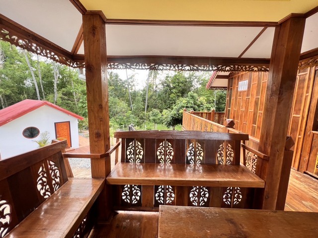 ขายบ้านพร้อมที่ดิน ติดลำห้วยแม่วะ ตำบลแม่วะ อำเภอเถิน จังหวัดลำปาง