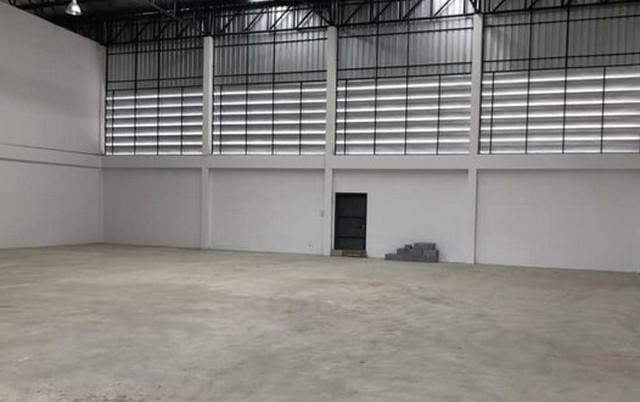 ให้เช่าโกดัง  ต.หนองเพรางาย ใกล้เซ็นทรัลเวสต์เกต พื้นที่ใช้สอยทั้งหมด 500 ตร.ม.กว้าง 19 ม. ลึก 30 ม.  รถคอนเทนเนอร์ เข้าออกได้