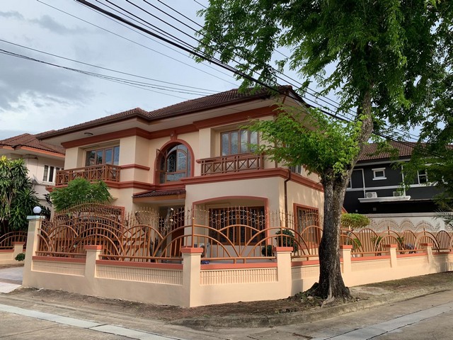 ขายบ้านเดี่ยว 2 ชั้น หลังมุม 82.90 ตรว. หมู่บ้านมัณฑนา ถนนพระยาสุเรนทร์ 26 หลังแฟชั่นไอส์แลนด์ รีโนเวทใหม่ทั้งหลัง