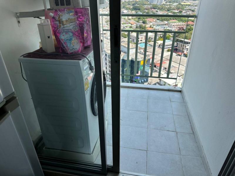 ให้เช่า คอนโด ลุมพินี วิลล์ ประชาชื่น-พงษ์เพชร 1 ห่างจากห้างเดอะมอลล์งามวงค์วาน 300 เมตร. HOMEPRO 100 เมตรห้องขนาด 32 ตร. ม. ชั้น 19 ตึก เอ เครื่องใช้ไฟฟ้าครบ มีเครื่องซักผ้า- แอร์ 2 ตัว- เครื่องซักผ้า- เครื่องทำน้ำอุ่น- ทีวี- ตู้เย็น- เฟอร์นิเจอร์ครบสิ่งอำนวยความสะดวก- สระว่ายน้ำ, ฟิตเนส- ร้านค้า, ร้านอาหาร, ร้านซัก อบ รีด- ห้องสมุด- 7 eleven มินิมาร์ท- อื่นๆ (สนามเด็กเล่น)- ราคา 7500บาท/เดือ