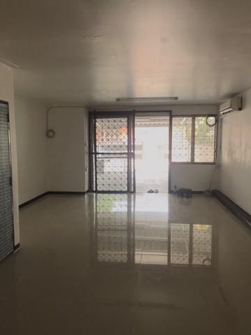 ให้เช่าทาวน์เฮ้าส์ 2 ชั้น 20 ตรว. 2 ห้องนอน หมู่บ้านธารทิพย์ ซอยรามคำแหง 62 ใกล้รถไฟฟ้าสายสีส้ม และรถไฟฟ้าสายสีเหลือง